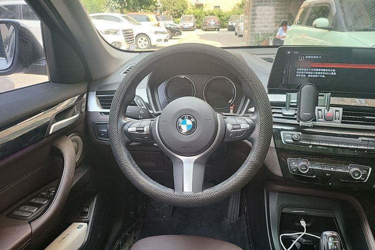Used BMW X1 2022 sDrive25Li Leading Model Steering Wheel