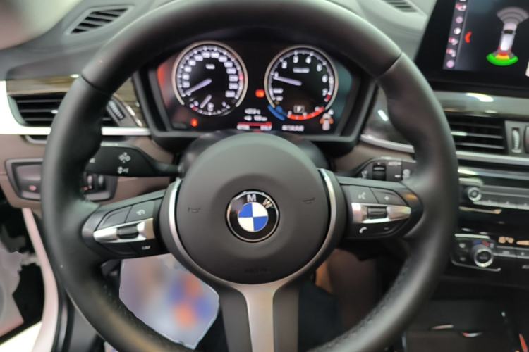 Used BMW X1 2022 xDrive25Li Luxury Model Steering Wheel