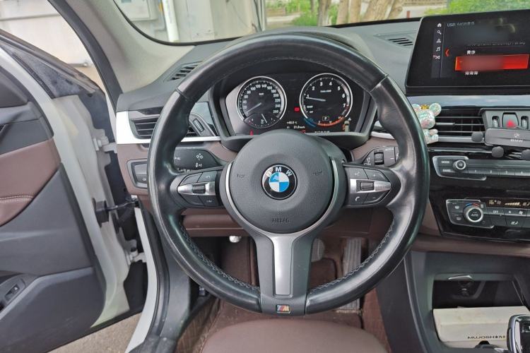 Used BMW X1 2022 sDrive25Li Leading Model Steering Wheel