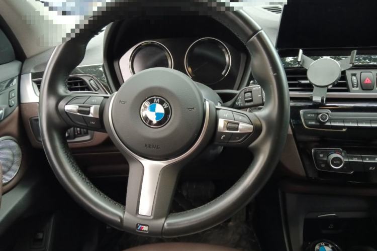 Used BMW X1 2022 sDrive25Li Leading Model Steering Wheel