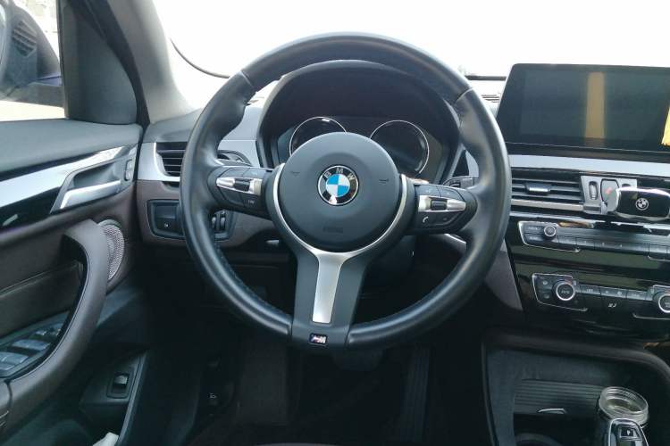 Used BMW X1 2022 sDrive25Li Leading Model Steering Wheel