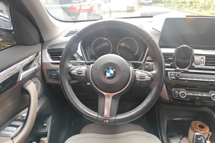 Used BMW X1 2022 sDrive25Li Leading Model Steering Wheel