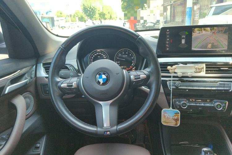 Used BMW X1 2022 sDrive25Li Leading Model Steering Wheel