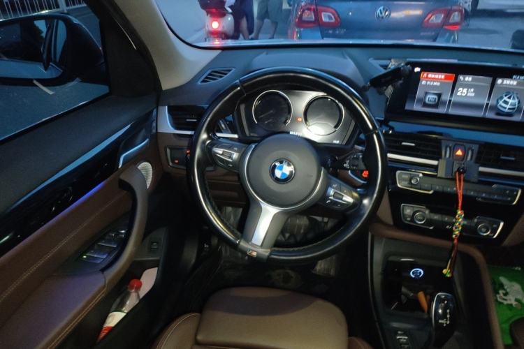 Used BMW X1 2022 sDrive25Li Leading Model Steering Wheel
