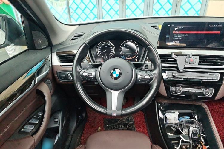 Used BMW X1 2022 Updated xDrive25Li Premium Edition Steering Wheel