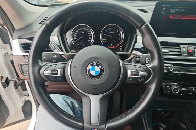 Used BMW X1 2022 sDrive25Li Leading Model Steering Wheel