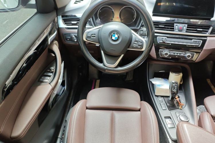Used BMW X1 2022 sDrive20Li Fashion Model Steering Wheel