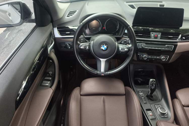 Used BMW X1 2022 sDrive25Li Leading Model Steering Wheel
