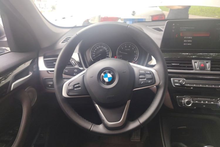 Used BMW X1 2022 sDrive20Li Fashion Model Steering Wheel