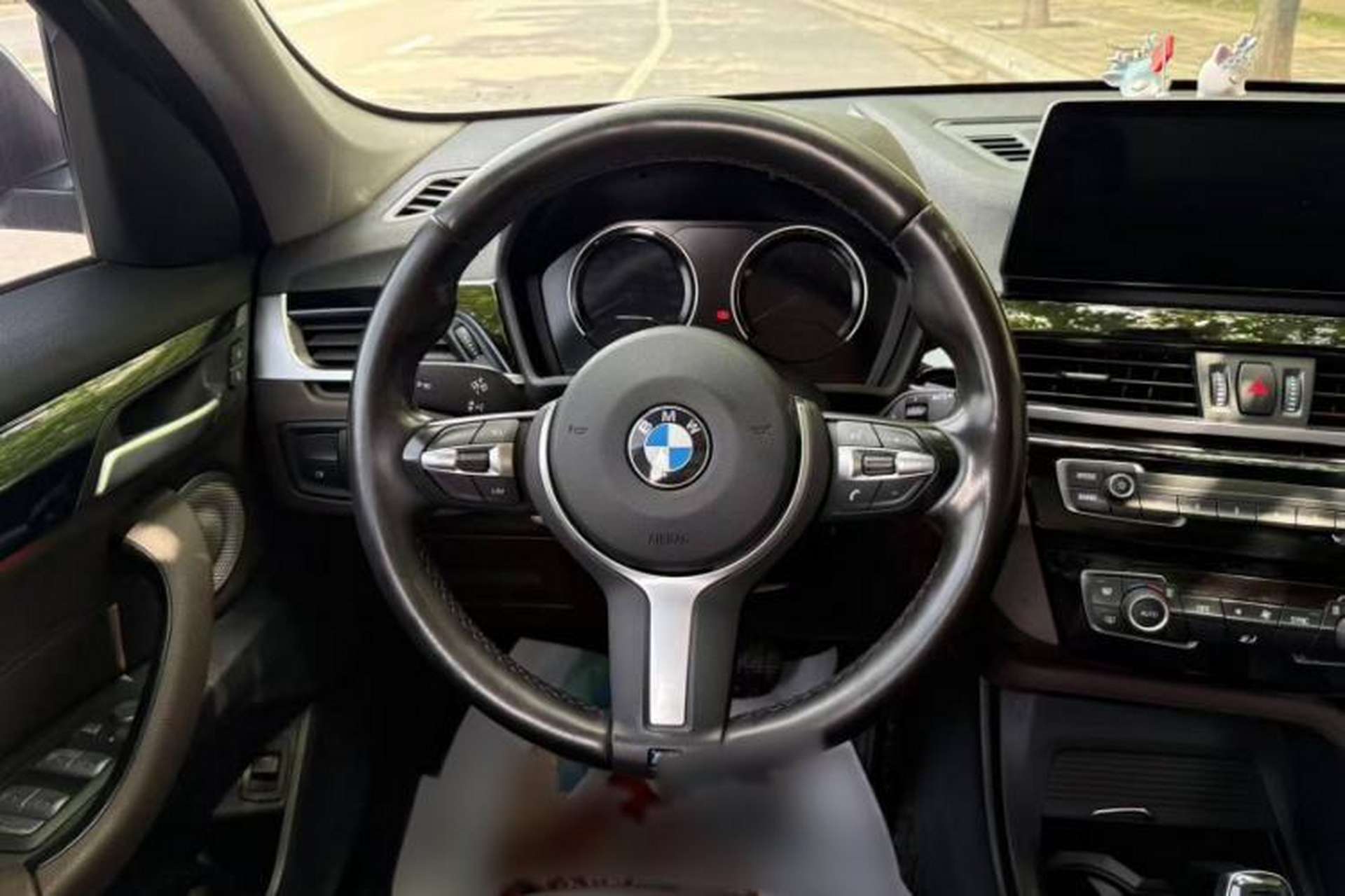 Used BMW X1 2022 sDrive25Li Leading Model Steering Wheel