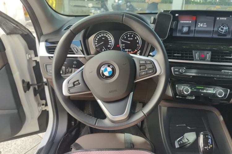 Used BMW X1 2022 sDrive20Li Fashion Model Steering Wheel
