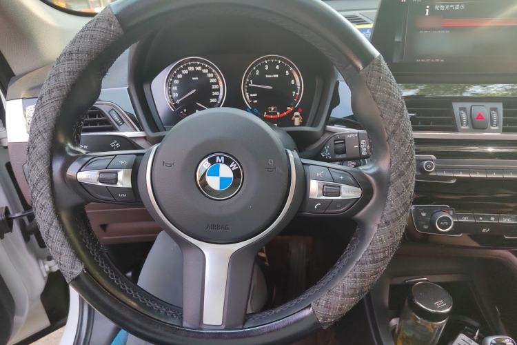Used BMW X1 2022 sDrive25Li Leading Model Steering Wheel