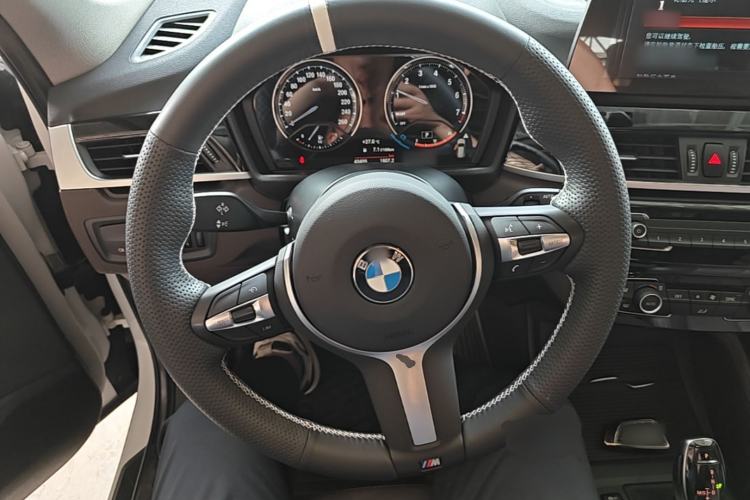 Used BMW X1 2022 sDrive25Li Leading Model Steering Wheel