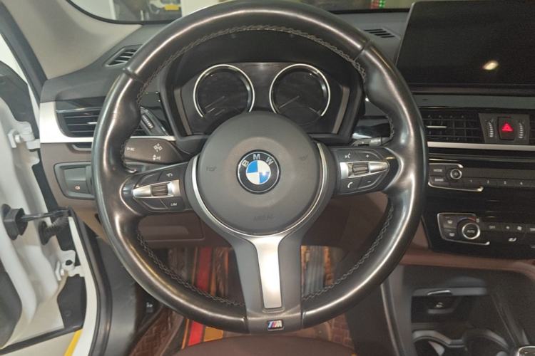 Used BMW X1 2022 sDrive25Li Leading Model Steering Wheel