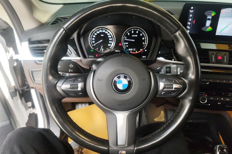 Used BMW X1 2022 sDrive25Li Leading Model Steering Wheel