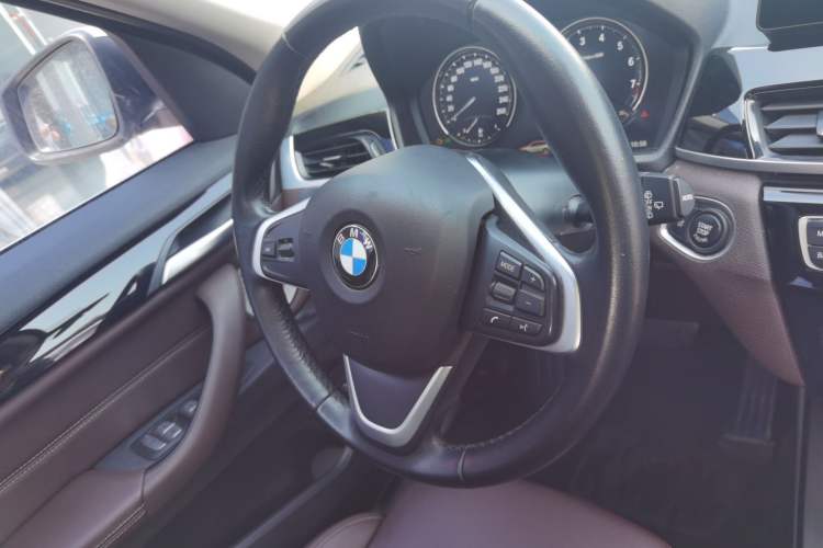Used BMW X1 2022 sDrive20Li Fashion Model Steering Wheel