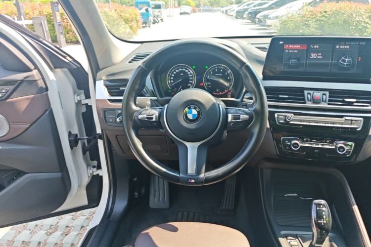 Used BMW X1 2022 sDrive25Li Leading Model Steering Wheel