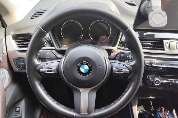 Used BMW X1 2022 sDrive25Li Leading Model Steering Wheel