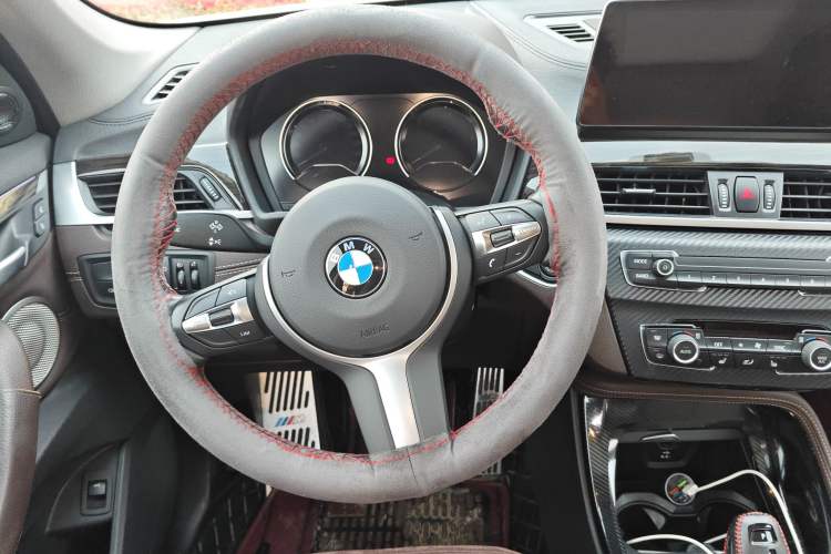 Used BMW X1 2022 xDrive25Li Luxury Model Steering Wheel