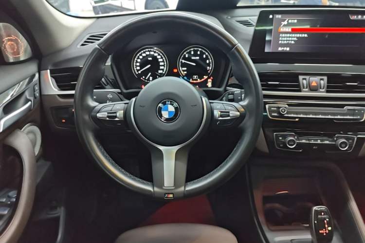 Used BMW X1 2022 sDrive25Li Leading Model Steering Wheel