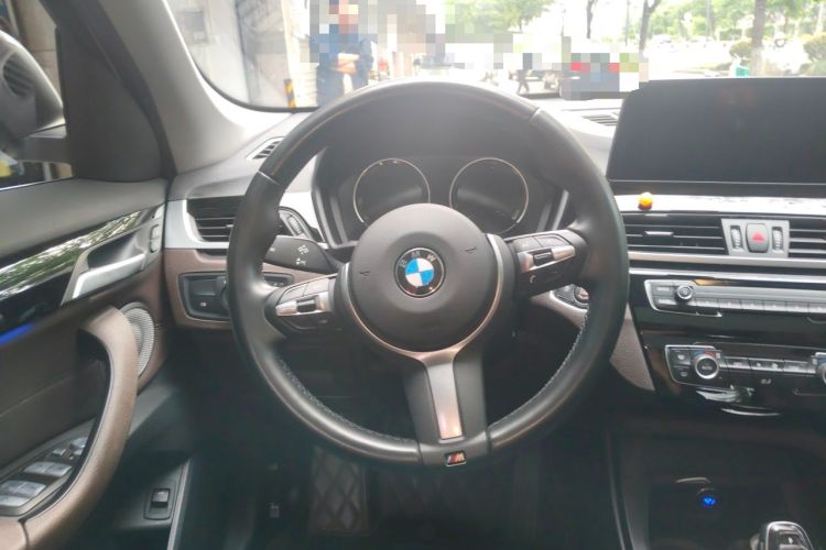 Used BMW X1 2022 sDrive25Li Leading Model Steering Wheel