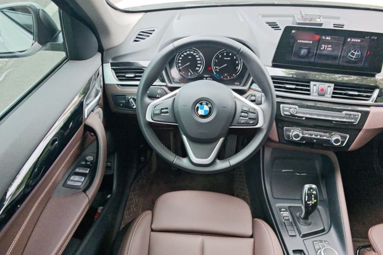 Used BMW X1 2022 sDrive20Li Fashion Model Steering Wheel