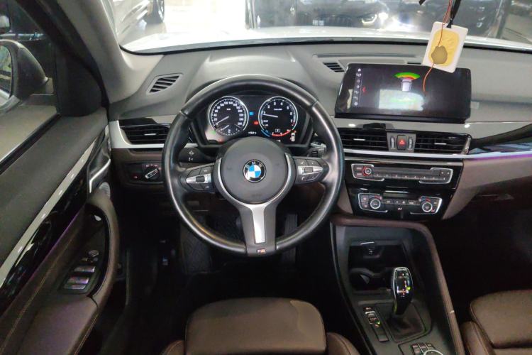 Used BMW X1 2022 sDrive25Li Leading Model Steering Wheel