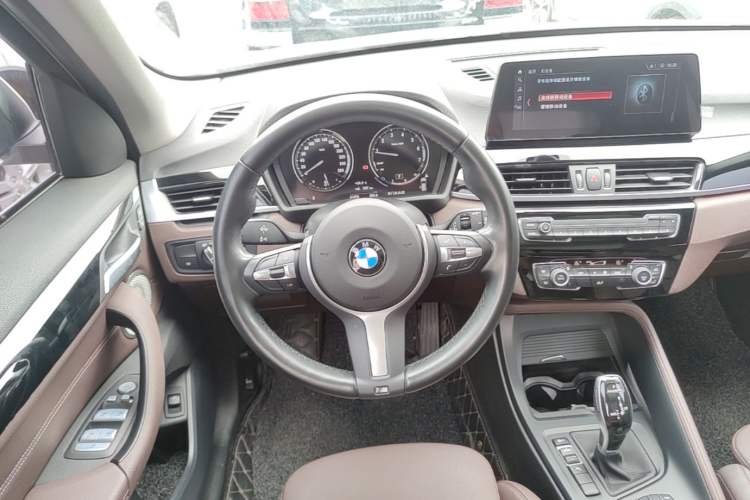Used BMW X1 2022 sDrive25Li Leading Model Steering Wheel
