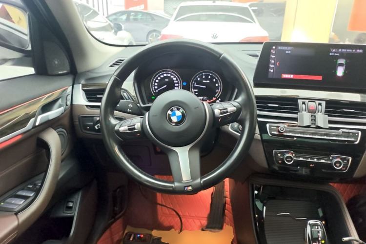 Used BMW X1 2022 Updated xDrive25Li Premium Edition Steering Wheel