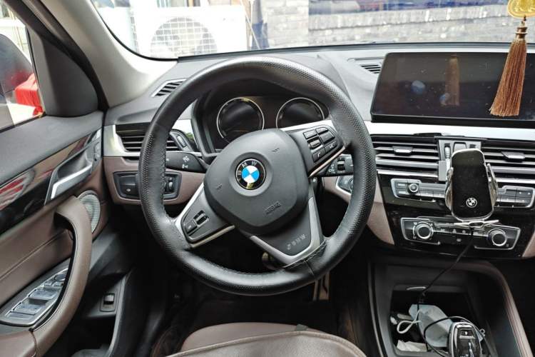 Used BMW X1 2022 sDrive20Li Fashion Model Steering Wheel