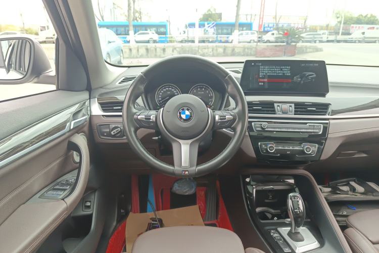 Used BMW X1 2022 xDrive25Li Luxury Model Steering Wheel
