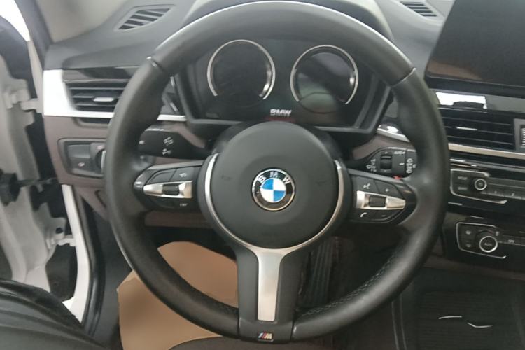 Used BMW X1 2022 sDrive25Li Leading Model Steering Wheel