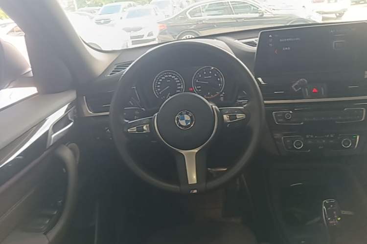 Used BMW X1 2022 sDrive25Li Leading Model Steering Wheel