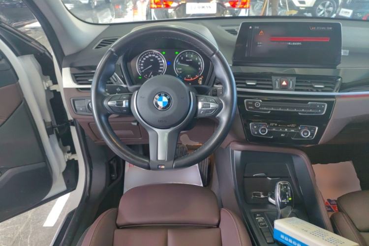 Used BMW X1 2022 sDrive25Li Leading Model Steering Wheel