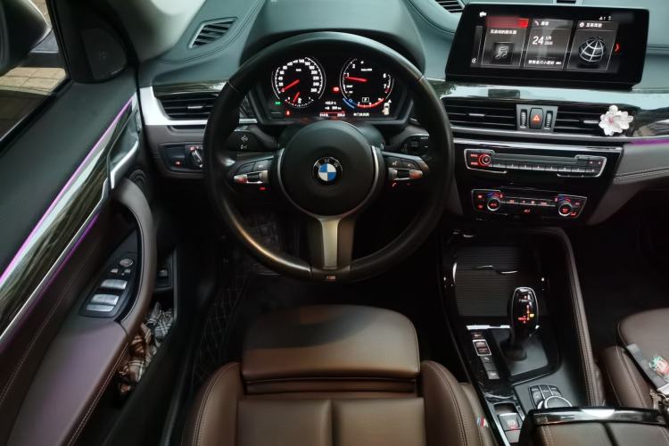 Used BMW X1 2022 Updated xDrive25Li Premium Edition Steering Wheel