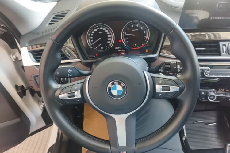 Used BMW X1 2022 Updated xDrive25Li Premium Edition Steering Wheel