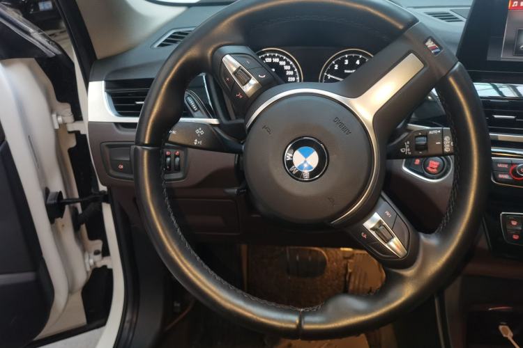Used BMW X1 2022 sDrive25Li Leading Model Steering Wheel