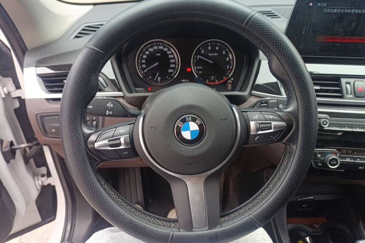 Used BMW X1 2022 sDrive25Li Leading Model Steering Wheel