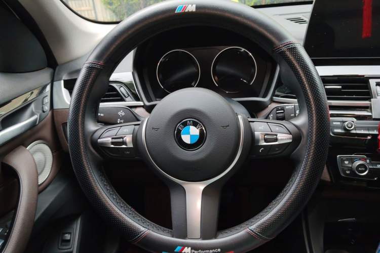 Used BMW X1 2022 sDrive25Li Leading Model Steering Wheel