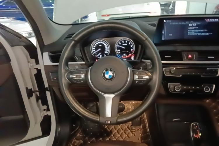 Used BMW X1 2022 sDrive25Li Leading Model Steering Wheel