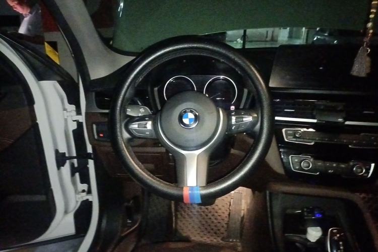 Used BMW X1 2022 sDrive25Li Leading Model Steering Wheel