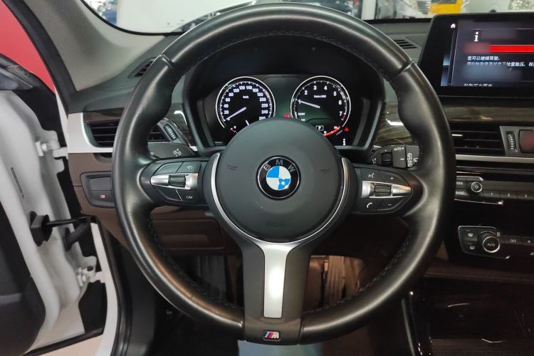 Used BMW X1 2022 Updated xDrive25Li Premium Edition Steering Wheel