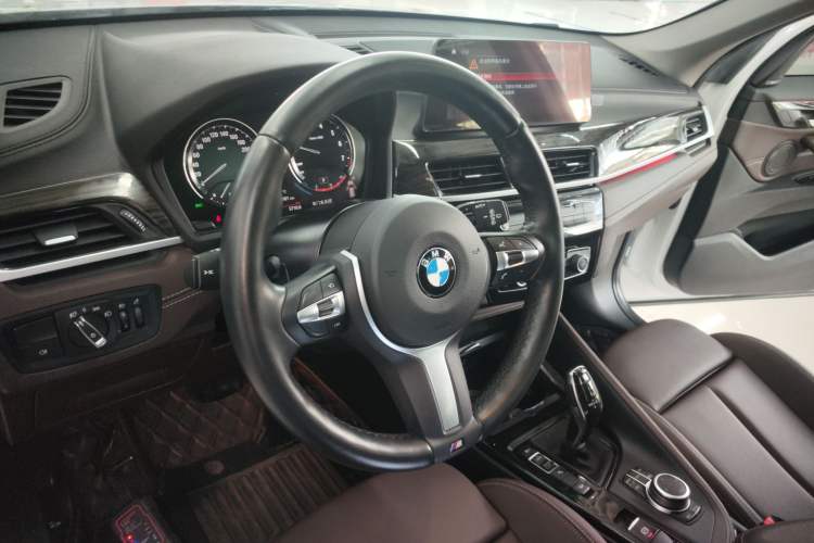 Used BMW X1 2022 Updated xDrive25Li Premium Edition Steering Wheel