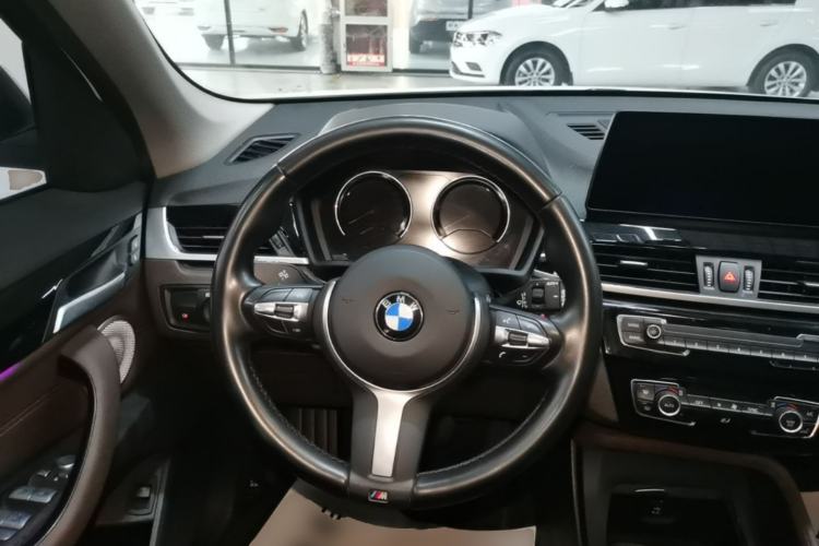 Used BMW X1 2022 sDrive25Li Leading Model Steering Wheel