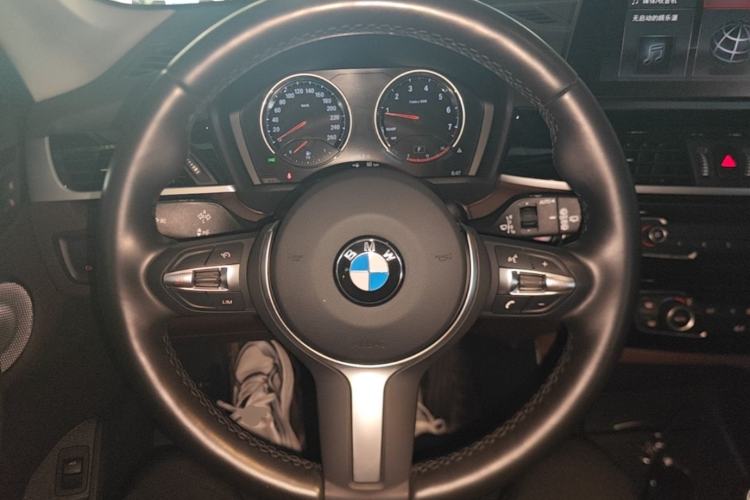 Used BMW X1 2022 sDrive25Li Leading Model Steering Wheel