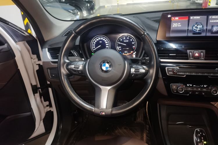 Used BMW X1 2022 sDrive25Li Leading Model Steering Wheel