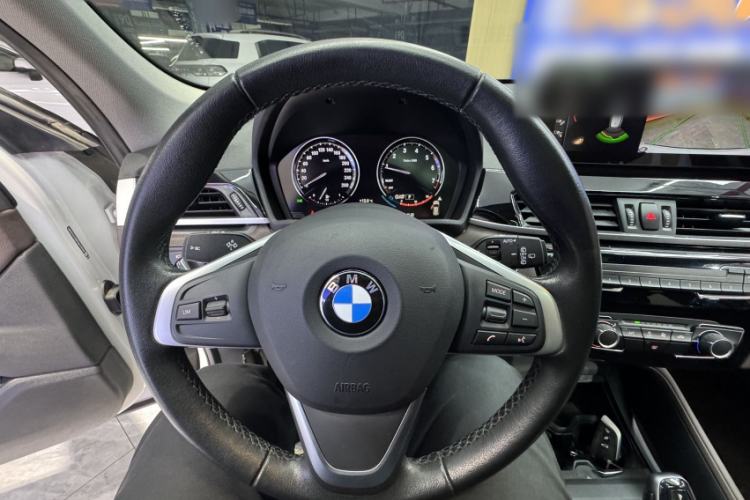 Used BMW X1 2022 sDrive20Li Fashion Model Steering Wheel