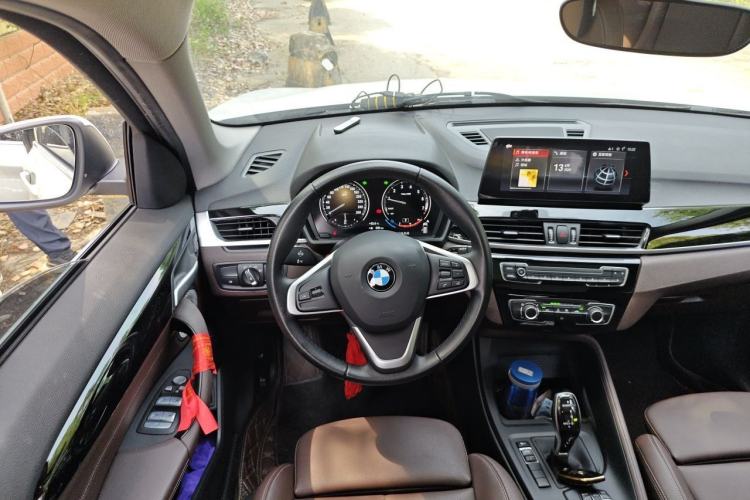 Used BMW X1 2022 sDrive20Li Fashion Model Steering Wheel