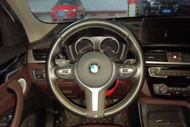 Used BMW X1 2022 sDrive25Li Leading Model Steering Wheel