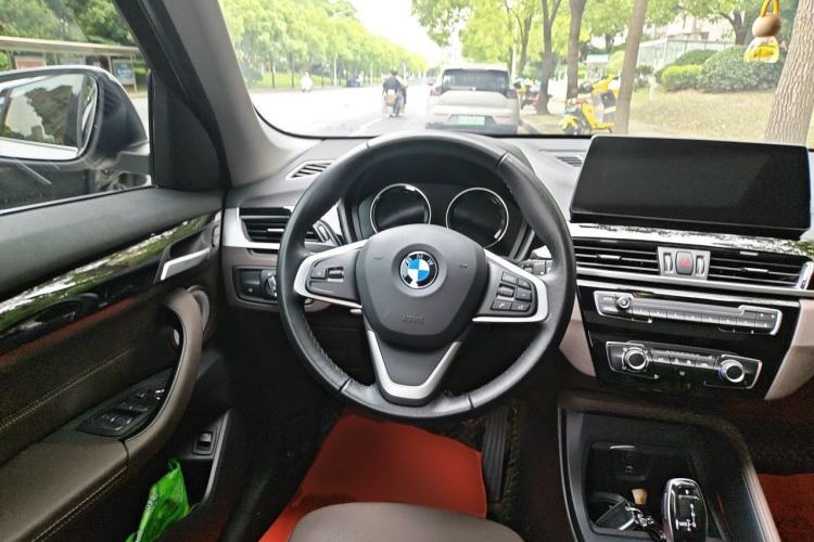 Used BMW X1 2022 sDrive20Li Fashion Model Steering Wheel
